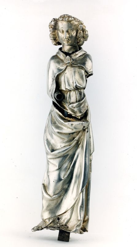 châsse de Sainte-Gertrude : Détails du pignon de la Vierge à l'Enfant (PV)