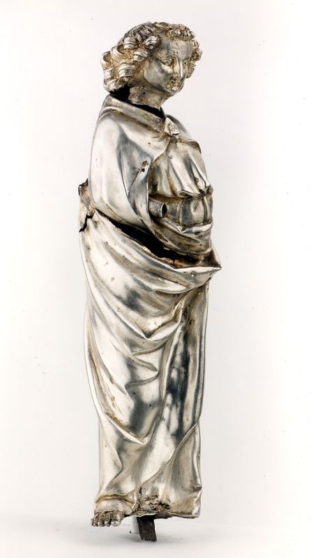 châsse de Sainte-Gertrude : Détails du pignon de la Vierge à l'Enfant (PV)