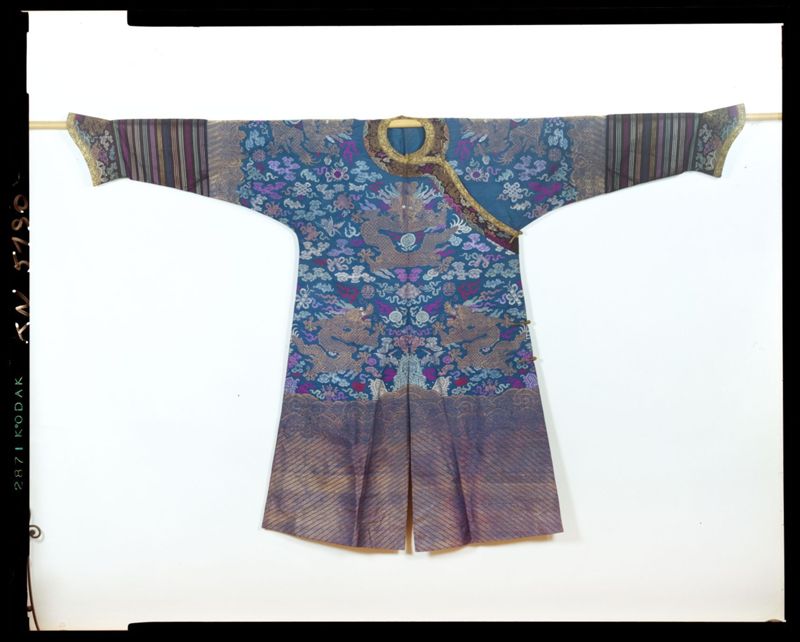 robe / Musées Royaux d'Art et d'Histoire