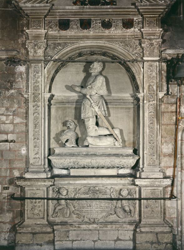 Grafmonument van Arnoul de Hornes en zijn echtgenote