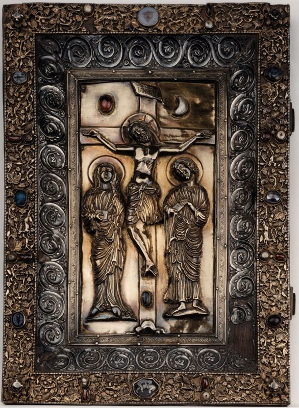 Deux plats de l'évangéliaire d'Oignies : Calvaire et Christ en majesté