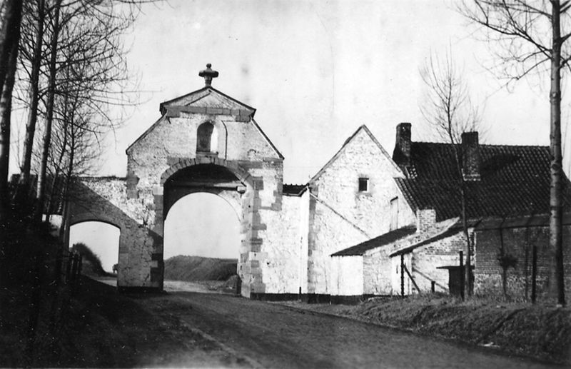 porte d'enceinte / Abbaye Saint-Pierre de Lobbes[ancienne]