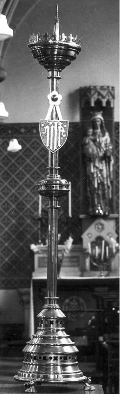 chandelier pascal / Eglise Saint-Pierre[Ampsin]