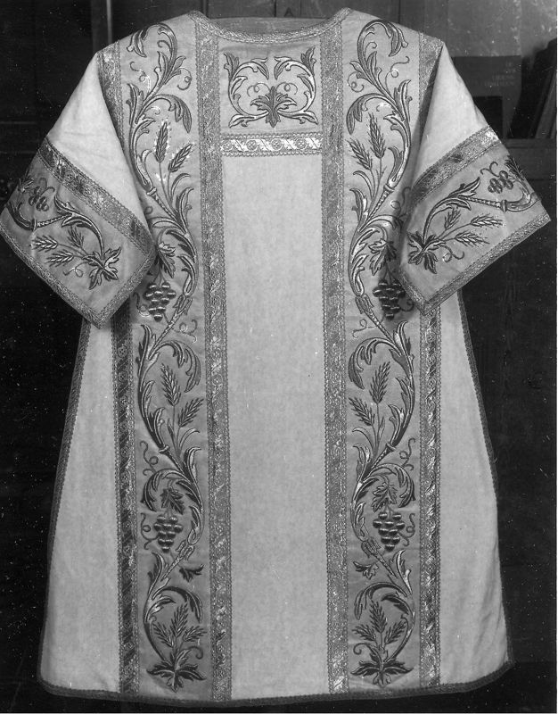 vêtement liturgique / Kerk Sint-Amandus[Outer]
