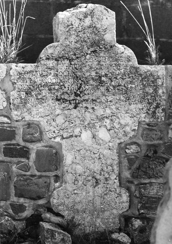 Croix funéraire de Maria Frit, de Peter Cool, de Ermerentiana Smets, ...