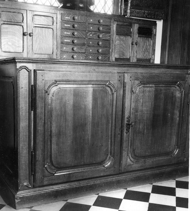 armoire de sacristie / Église Saints-Pierre-et-Guidon[Anderlecht]
