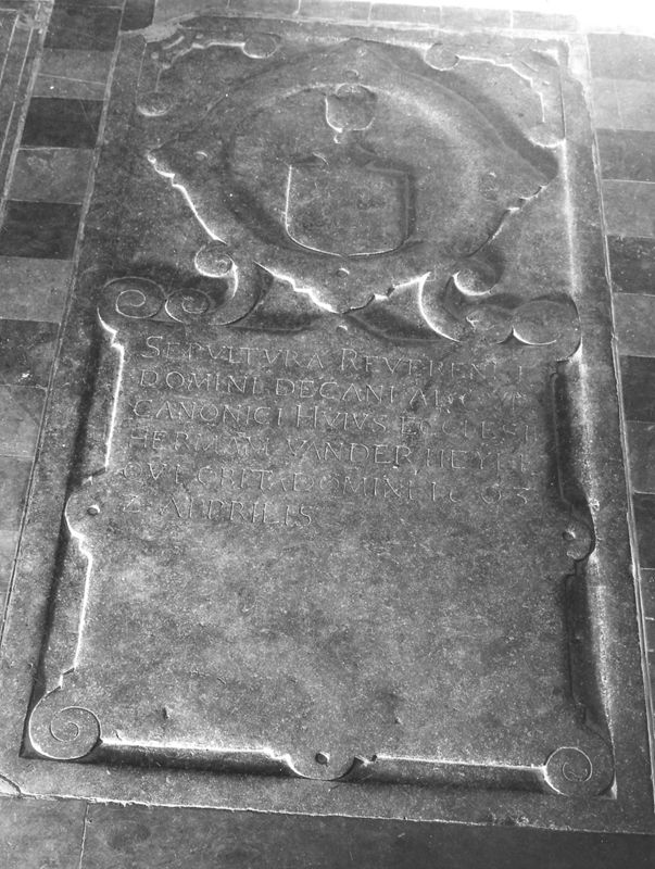 Grafsteen van pastoor Herman Vanderheyen