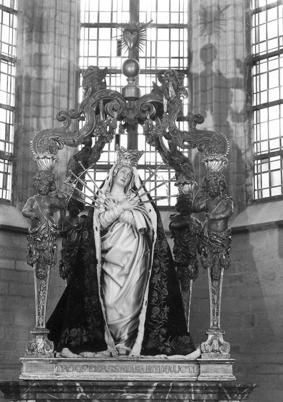 dais de procession / Kerk O.L.Vrouw over de Dijle