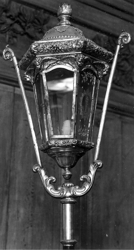 lanterne de procession / Kerk Sint-Pietersbanden[Erwetegem]