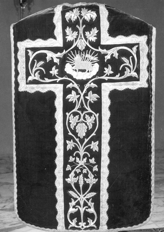 chasuble / Kerk Sint-Pietersbanden[Nederbrakel]
