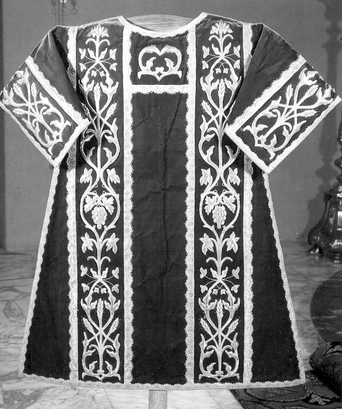 dalmatique / Kerk Sint-Pietersbanden[Nederbrakel]
