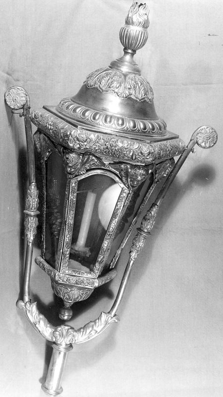 lanterne de procession / Kerk Sint-Pietersbanden[Nederbrakel]
