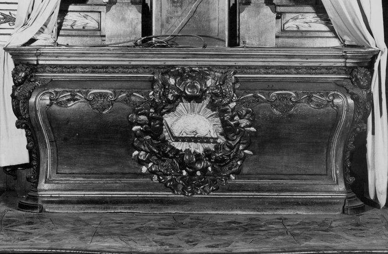 autel majeur / Eglise Sainte-Vierge[Roux]