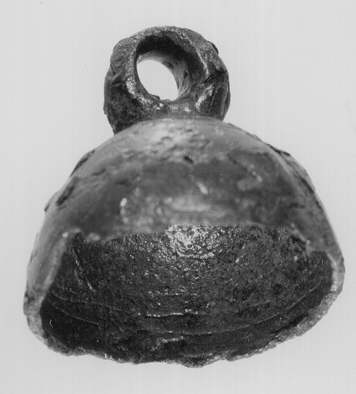 clochette / Musée communal d'Archéologie, d'Art et d'Histoire