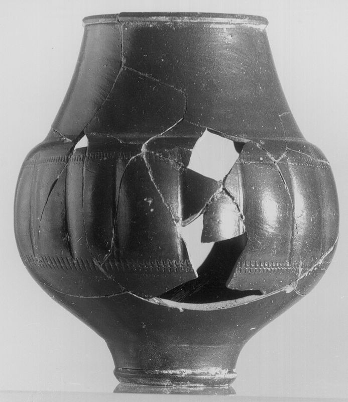 gobelet / Musée communal d'Archéologie, d'Art et d'Histoire