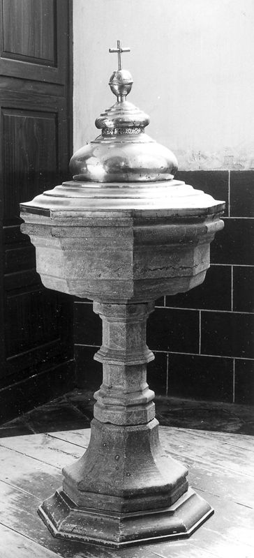 fonts baptismaux / Kerk Sint-Lambertus[Eindhout]