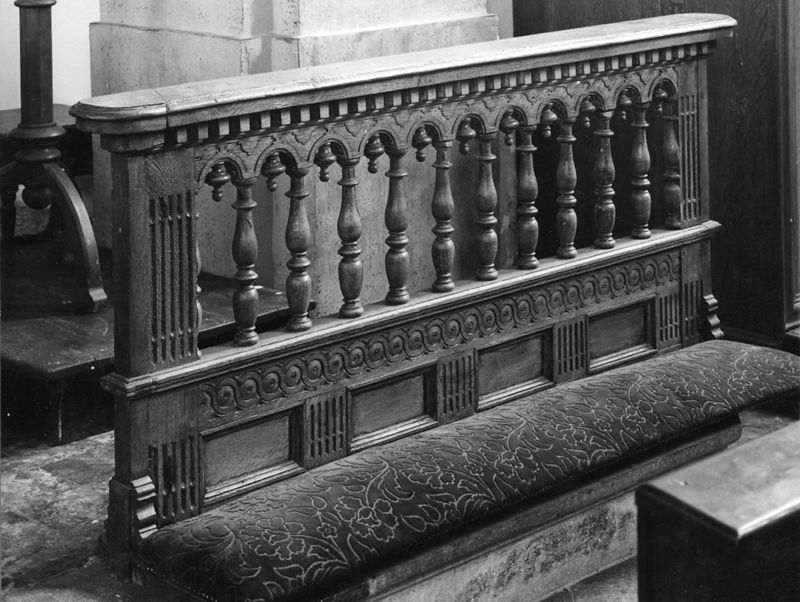 banc de communion / Eglise Saint-Remy[Vien]