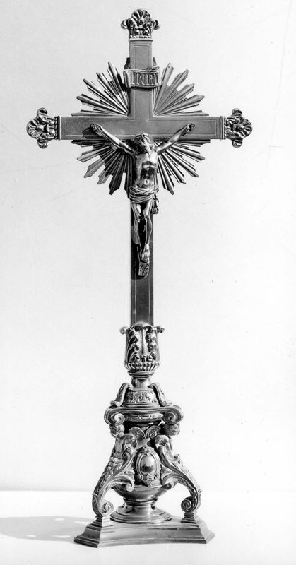 crucifix[f] / Eglise Saint-Médard[Ouffet]