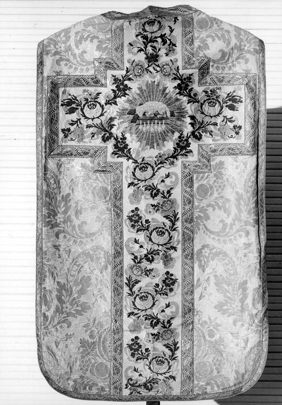 chasuble / Eglise Saint-Médard[Ouffet]