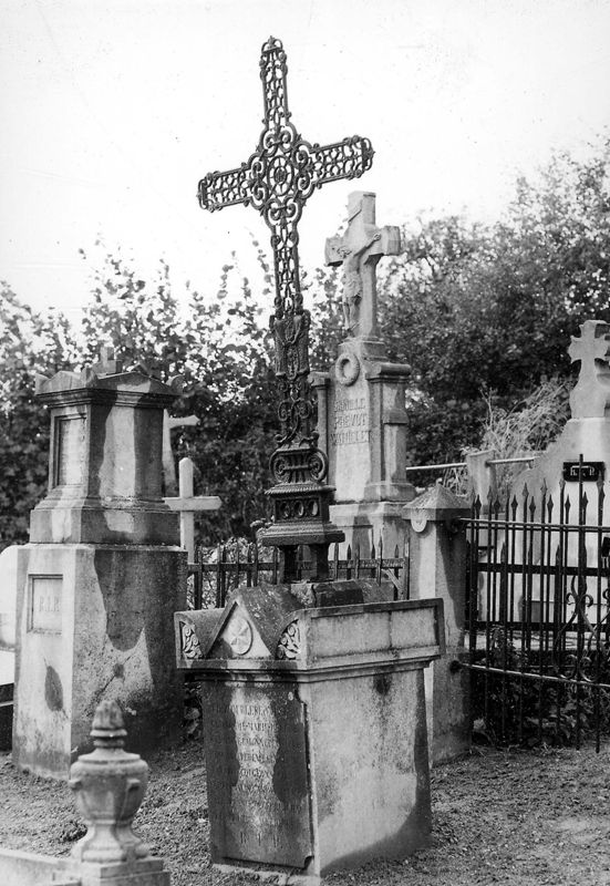 Monument funéraire d'Hélène-Géraldine baronne de Vivario