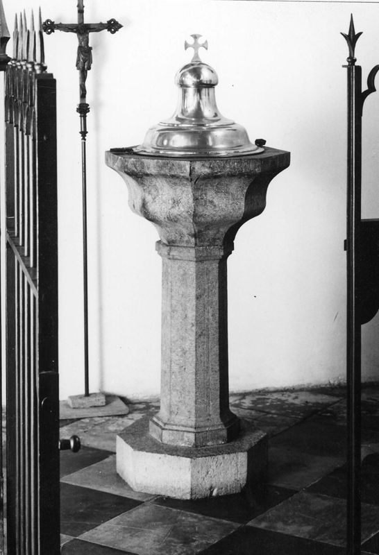 fonts baptismaux / Eglise Notre-Dame[Hamoir]