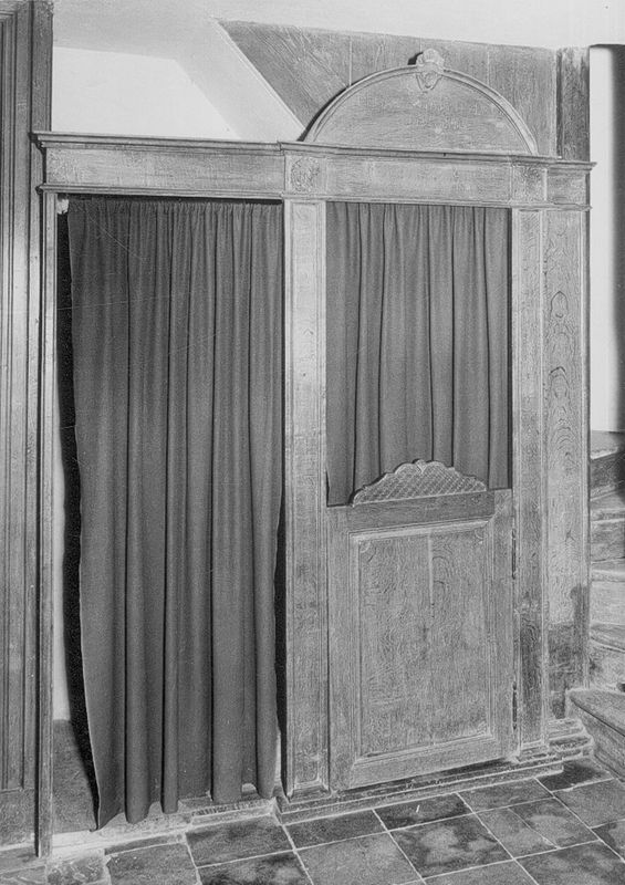 confessionnal / Eglise Notre-Dame[Pair]