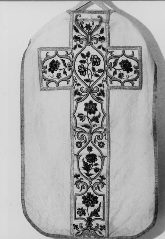 chasuble / Eglise Saint-Etienne[Xhos]