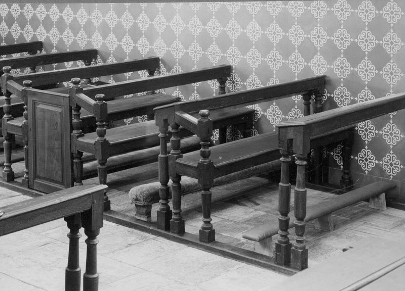 banc d'église / Eglise Saint-Etienne[Xhos]