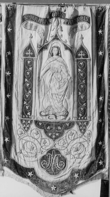bannière de procession / Eglise Saint-Martin[Tavier]