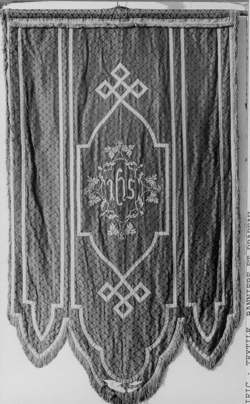 bannière de procession / Eglise Saint-Martin[Tavier]