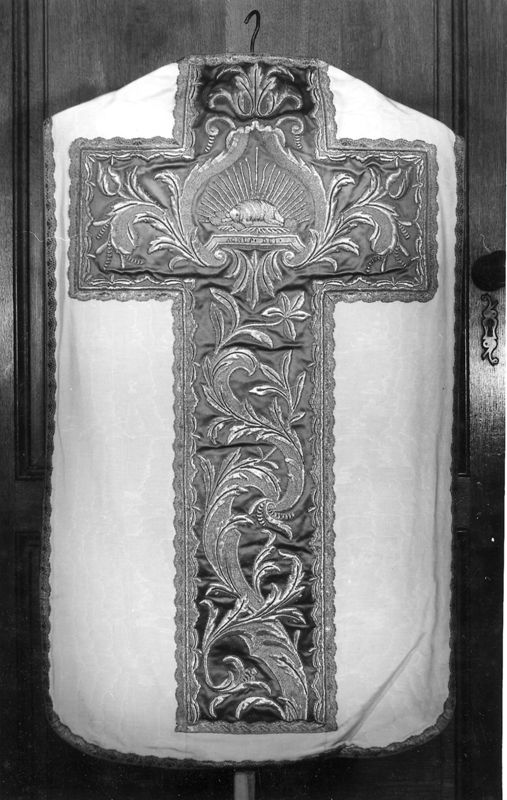 chasuble / Kerk Sint-Amandus[Borchtlombeek]