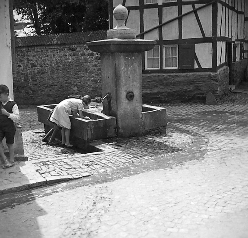 fontaine publique / Construction[Stavelot]