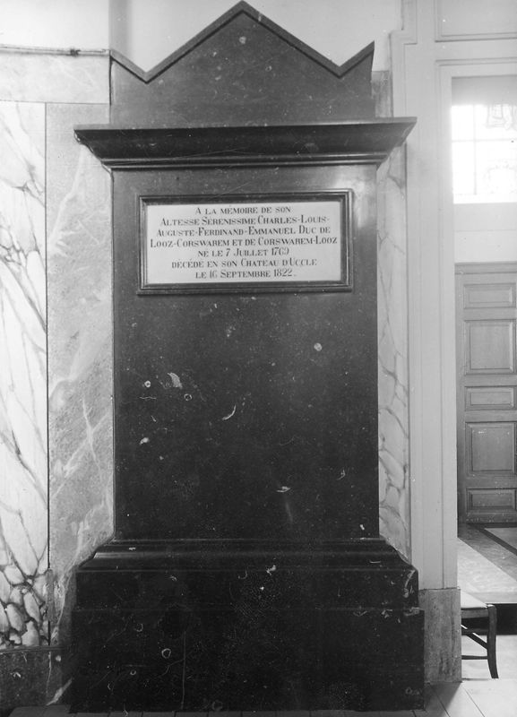 monument funéraire / Eglise Saint-Pierre[Uccle]