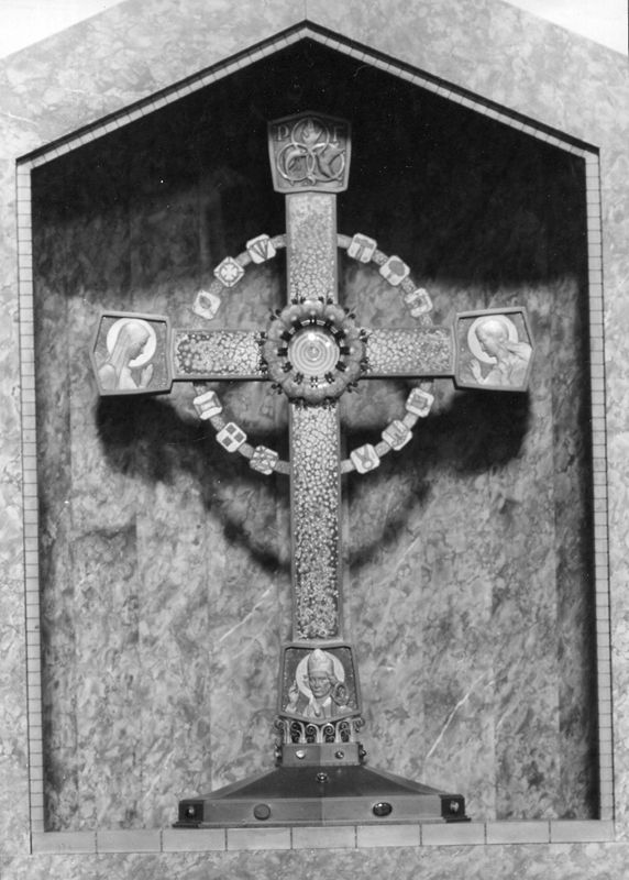 crucifix[f] / Eglise Sainte-Croix[Ixelles]