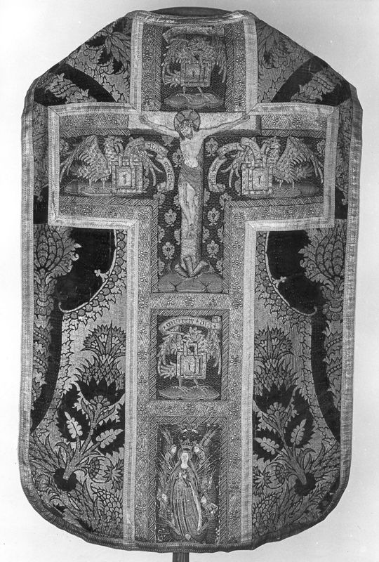 chasuble / Kerk O.L.Vrouw[Lichtaart]