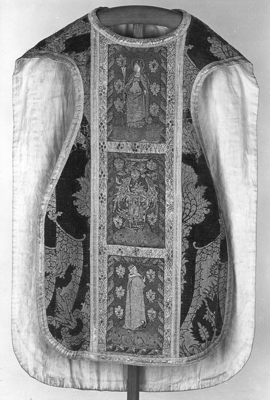 chasuble / Kerk O.L.Vrouw[Lichtaart]