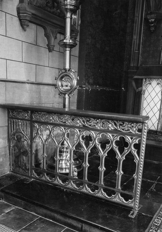 banc de communion / Kerk Sint-Denijs[Sint-Denijs-Westrem]