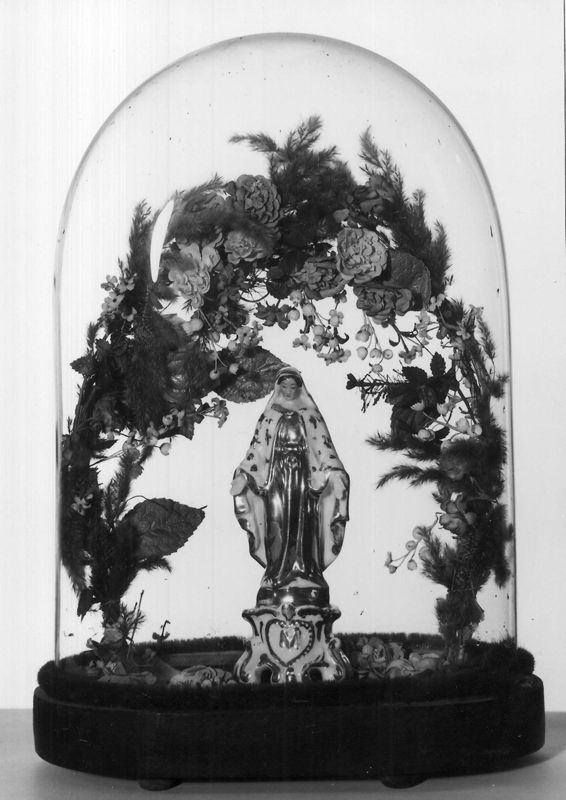 bouquet sous globe / Chapelle Saint Paul[Bombaye-Mons]
