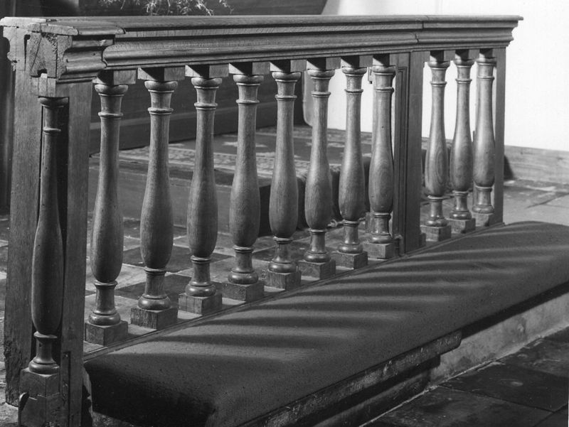 banc de communion / Eglise Saint-Lambert[Feneur]