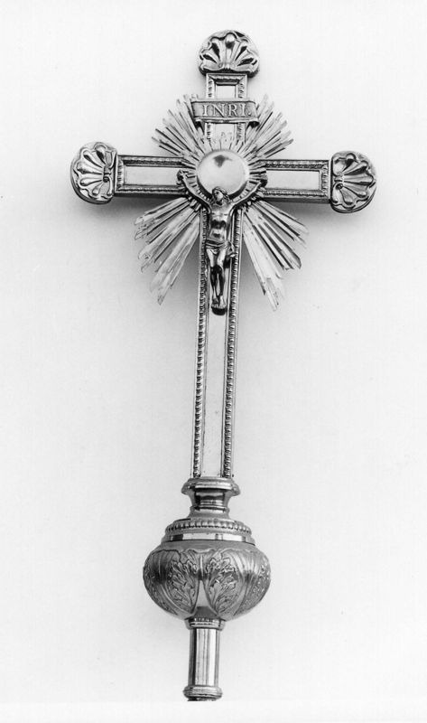 croix de procession / Eglise Sainte-Lucie[Mortroux]