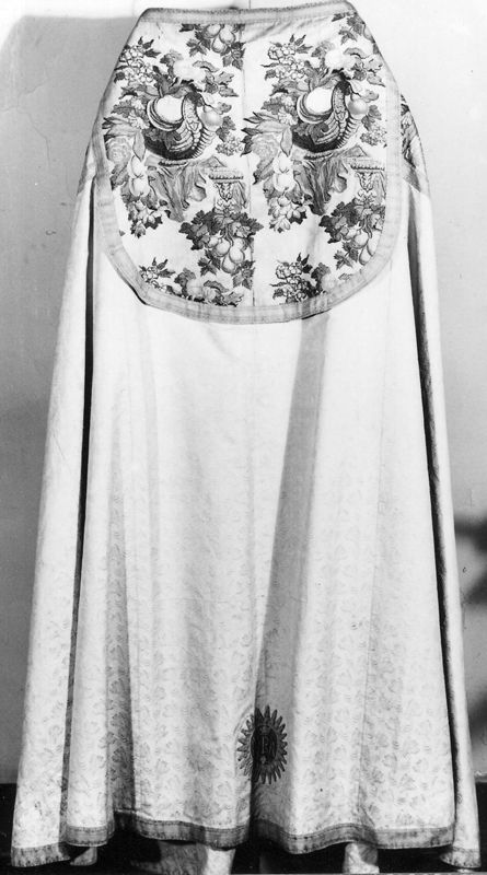 Ornement liturgique blanc