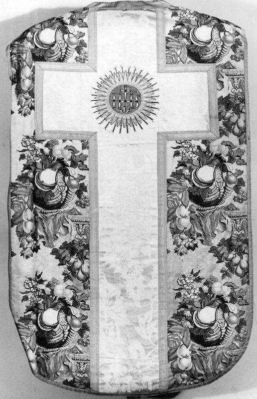 Ornement liturgique blanc