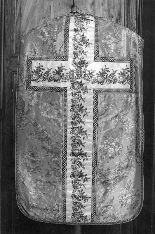Ornement liturgique de couleur verte