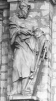 M095815