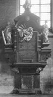 M095855