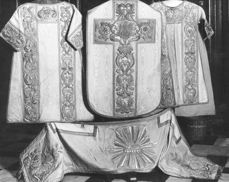 chasuble / Kerk O.L.Vrouw ter Kapelle