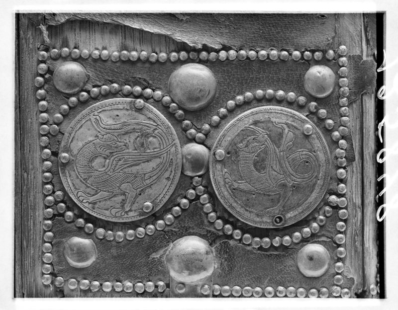 Coffret-écrin de la couronne-reliquaire des saintes Épines