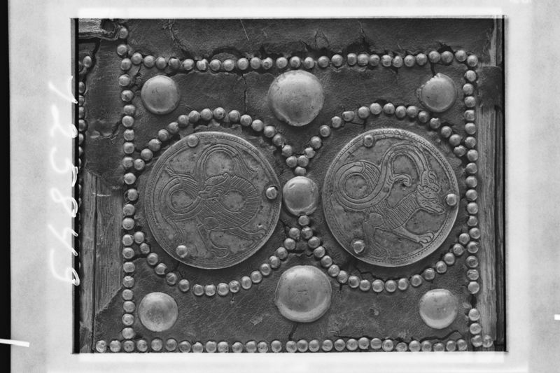 Coffret-écrin de la couronne-reliquaire des saintes Épines