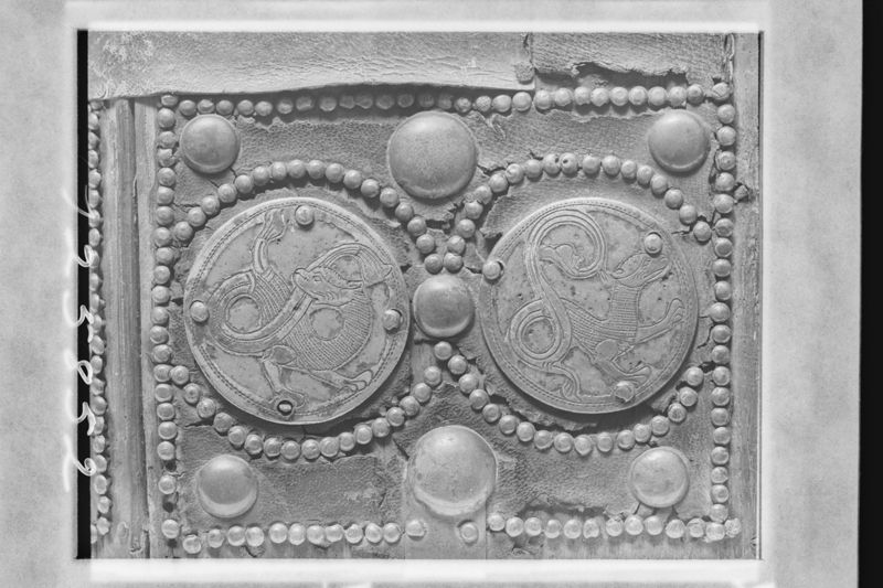 Coffret-écrin de la couronne-reliquaire des saintes Épines