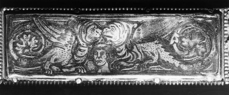 Deux plats de l'évangéliaire d'Oignies : Calvaire et Christ en majesté